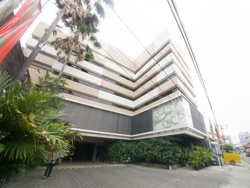 New Grand Park Hotel Surabaya Exteriör bild