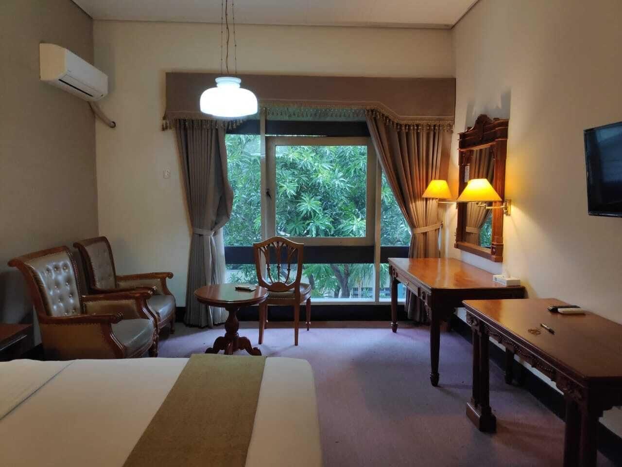 New Grand Park Hotel Surabaya Exteriör bild