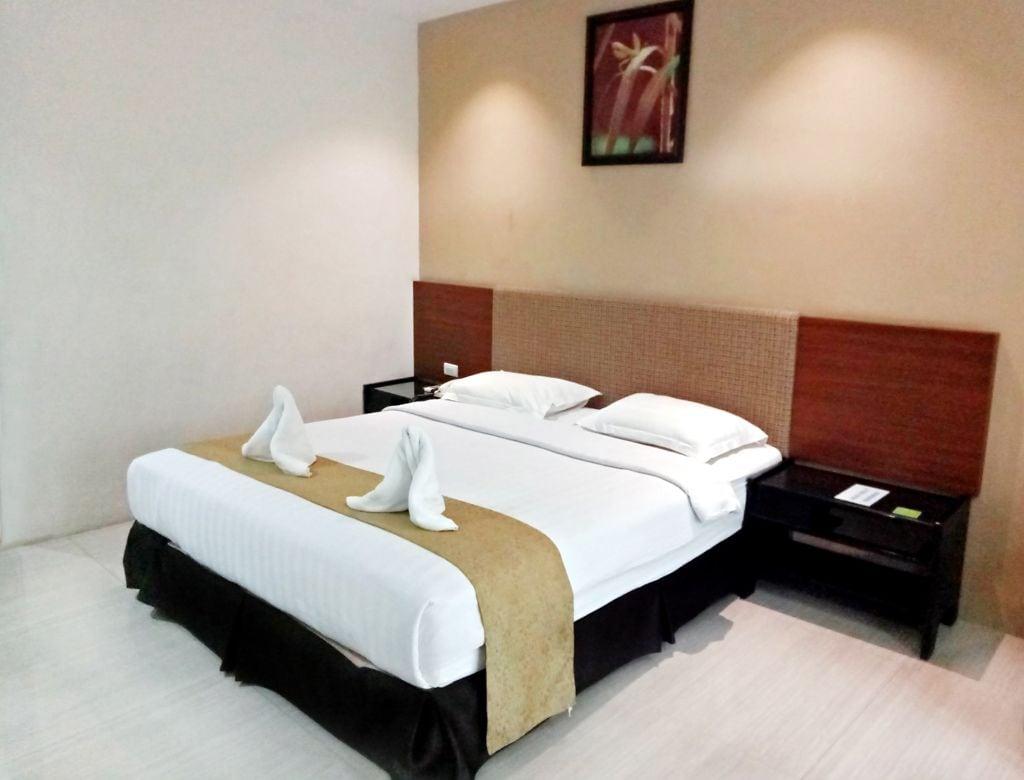 New Grand Park Hotel Surabaya Exteriör bild