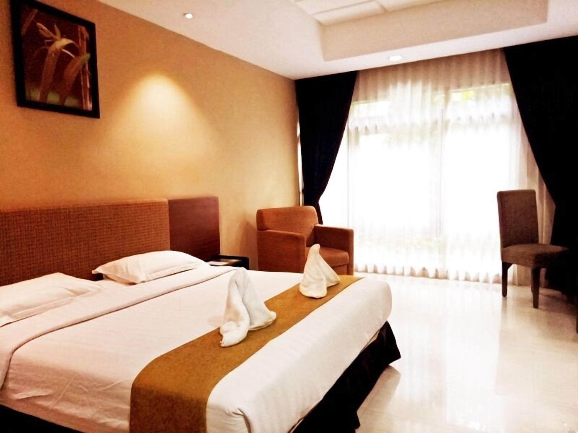 New Grand Park Hotel Surabaya Exteriör bild