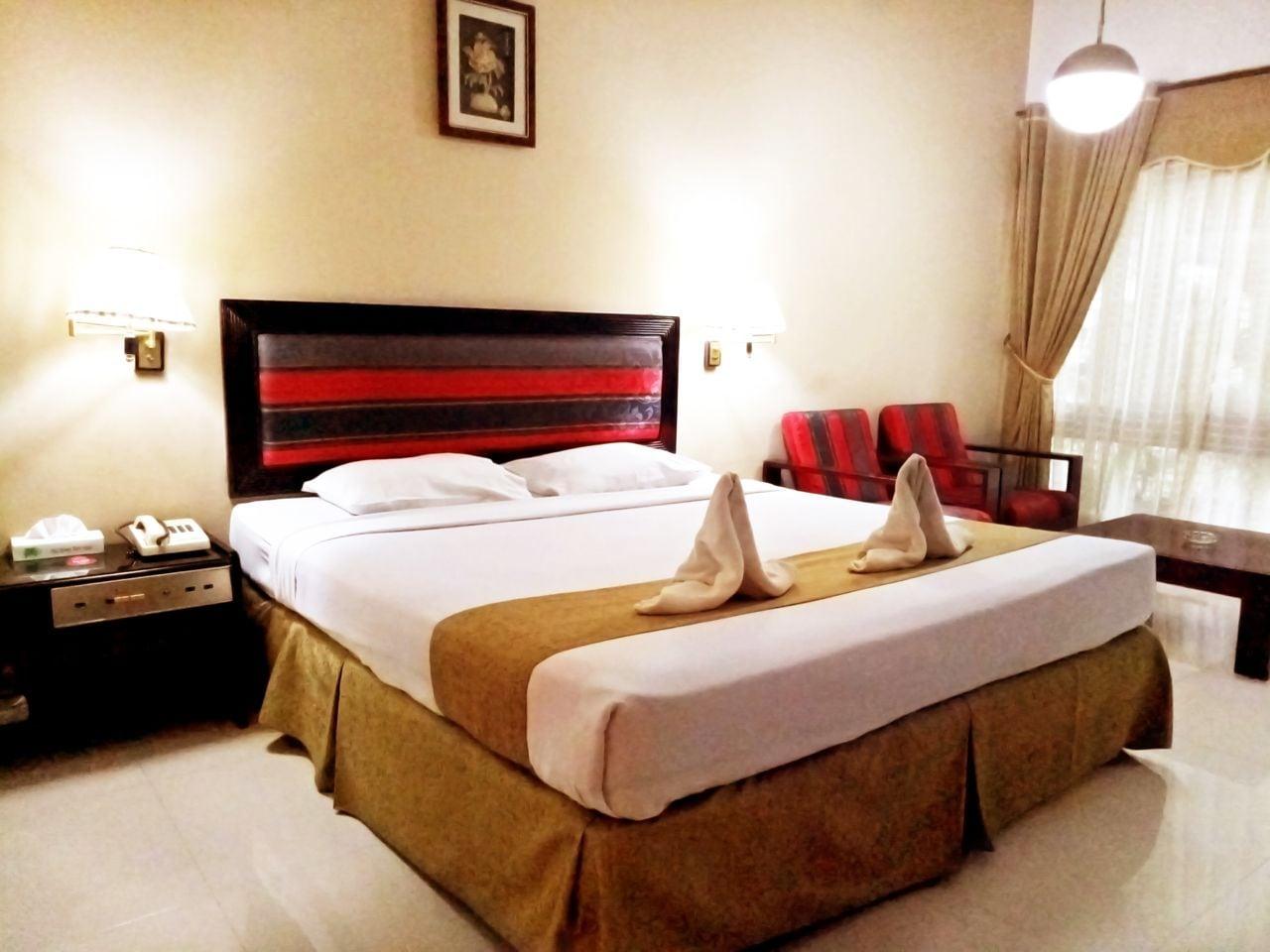 New Grand Park Hotel Surabaya Exteriör bild