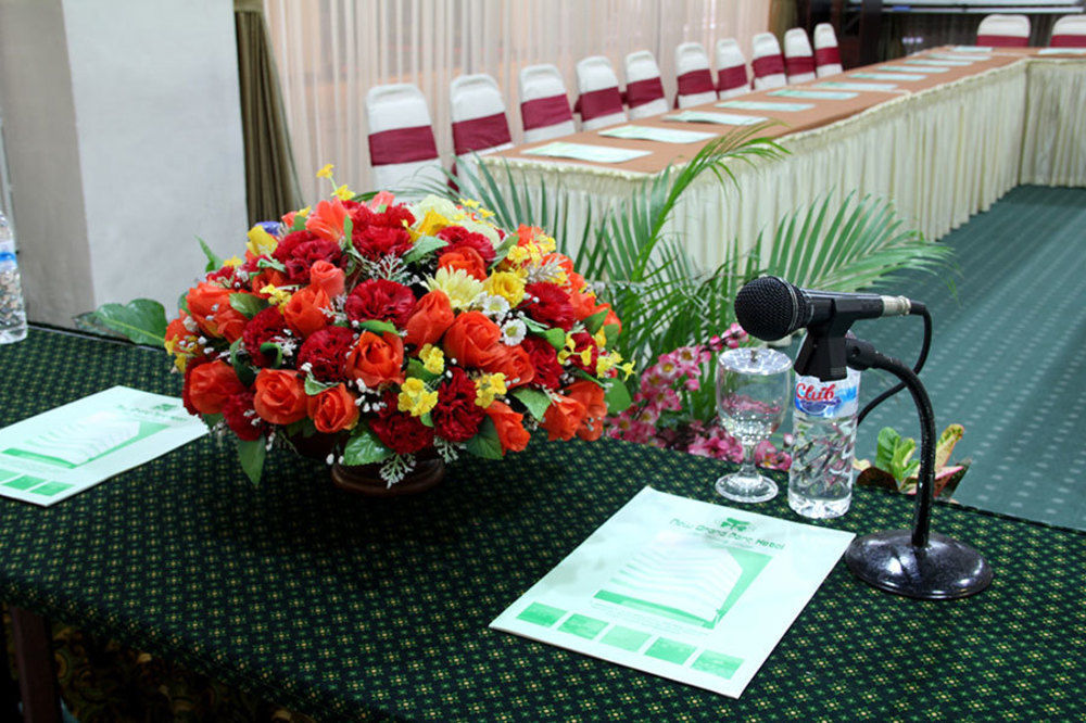 New Grand Park Hotel Surabaya Exteriör bild