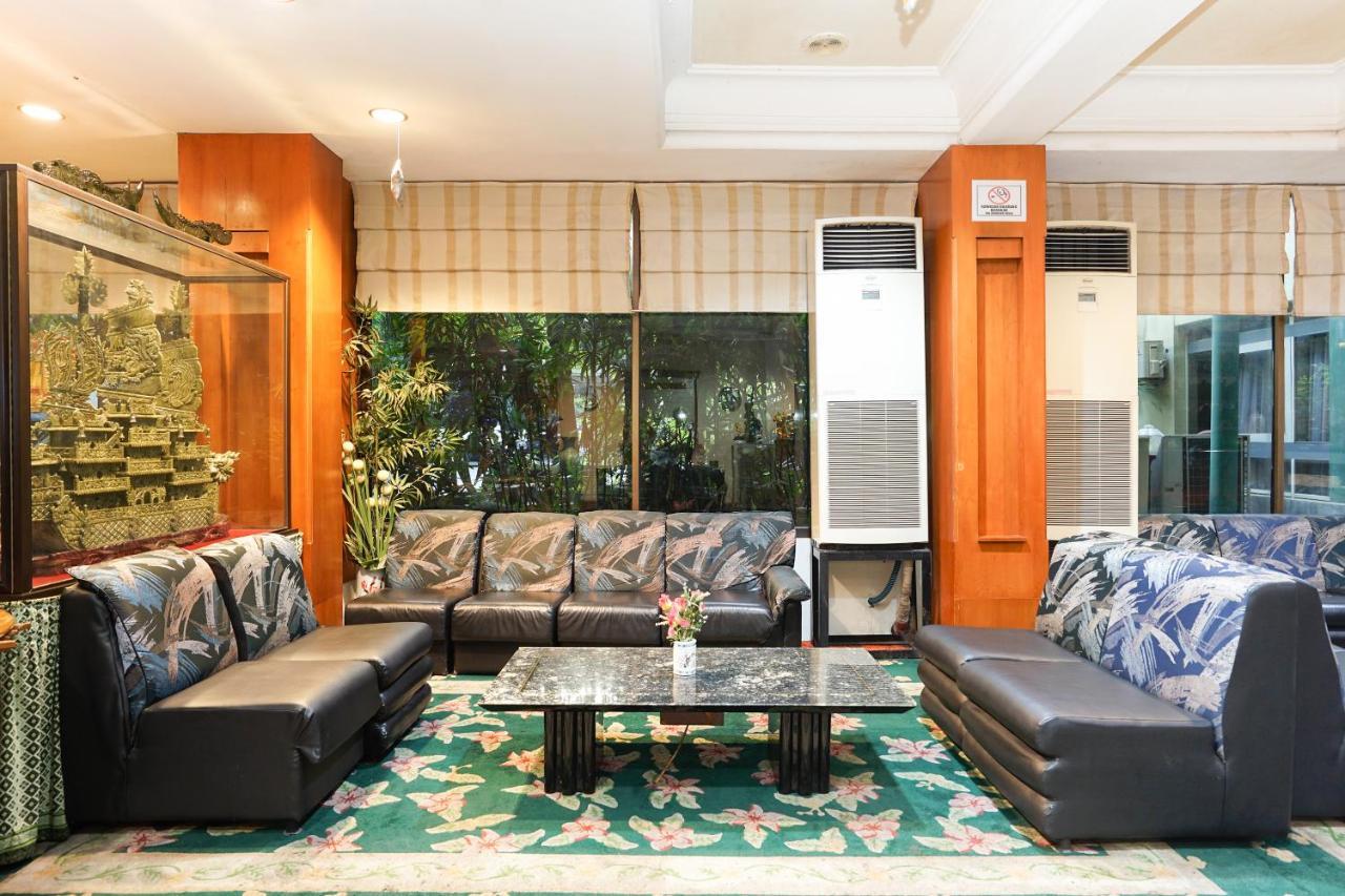 New Grand Park Hotel Surabaya Exteriör bild