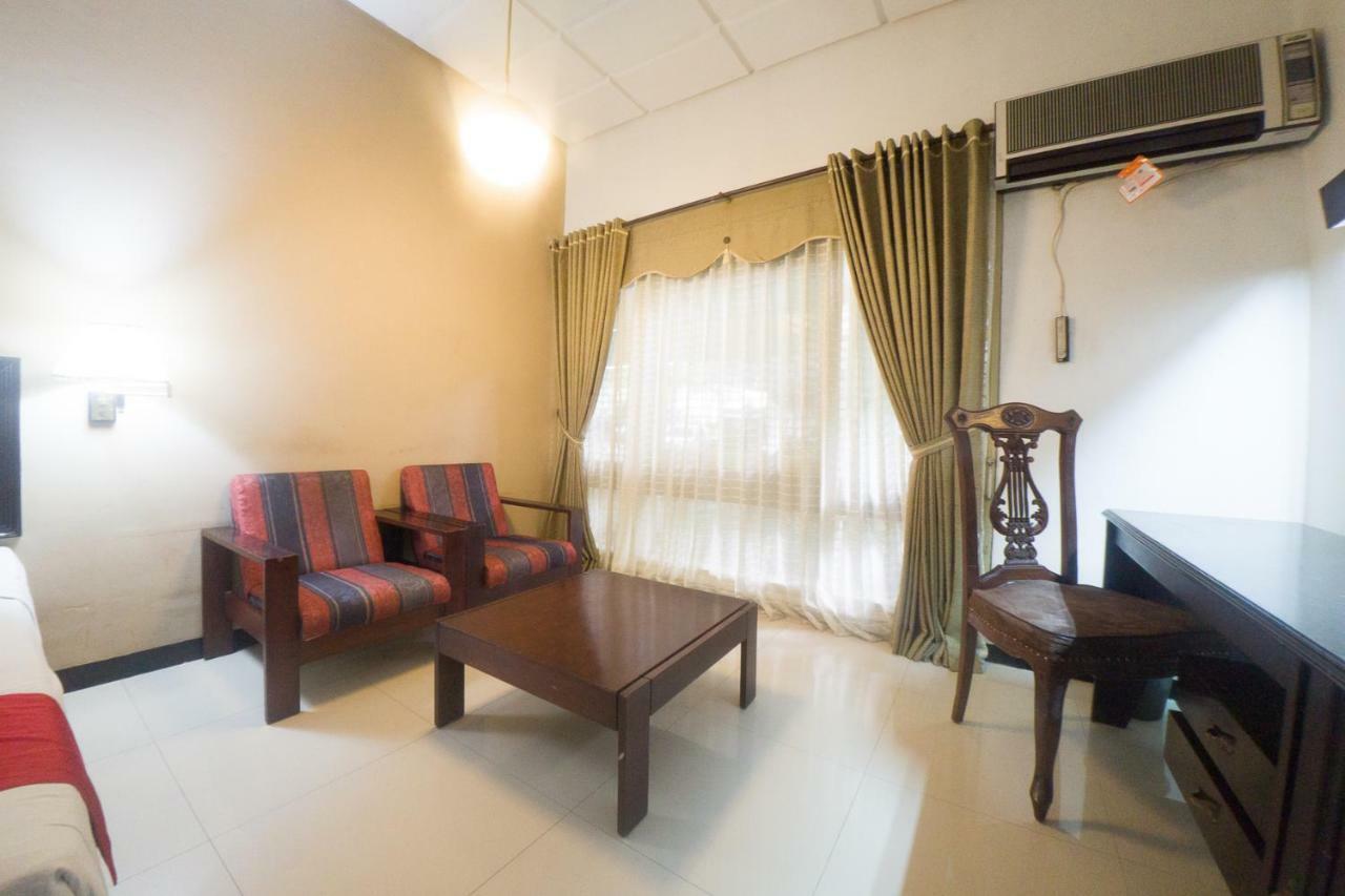 New Grand Park Hotel Surabaya Exteriör bild