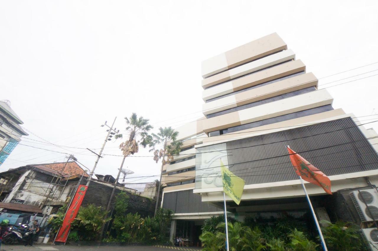 New Grand Park Hotel Surabaya Exteriör bild
