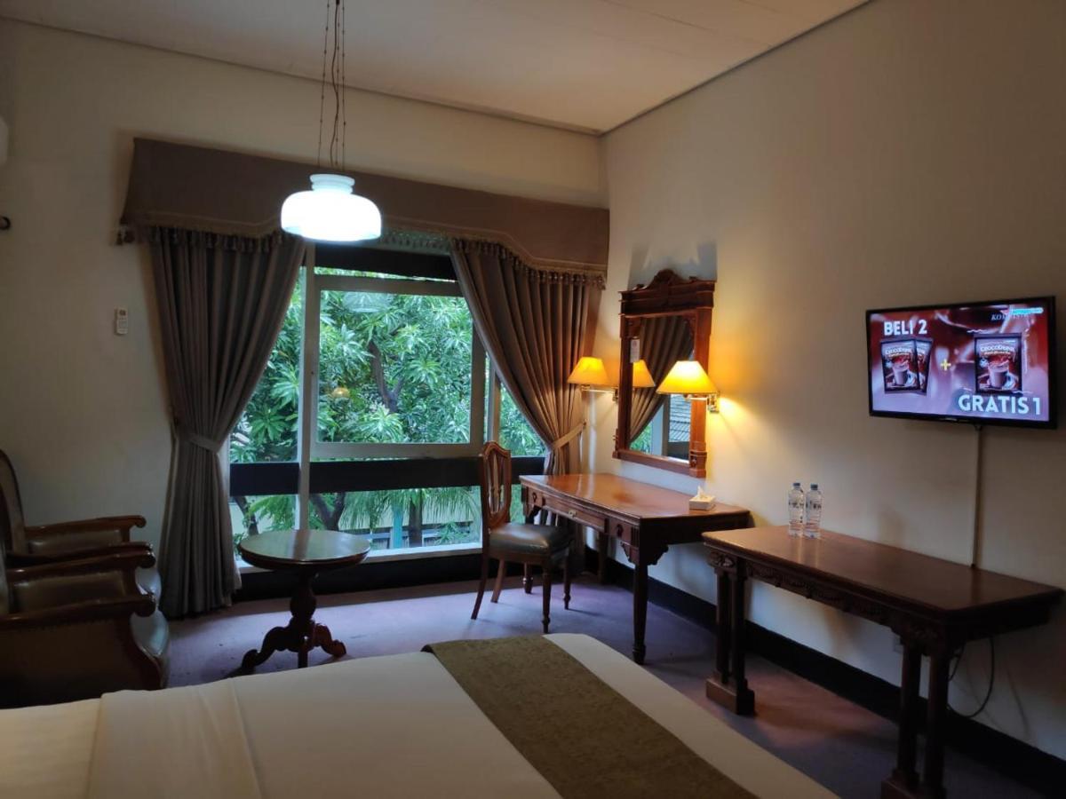New Grand Park Hotel Surabaya Exteriör bild
